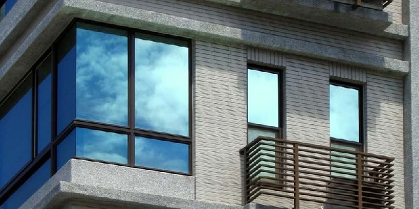 ventanas de aluminio con protección solar